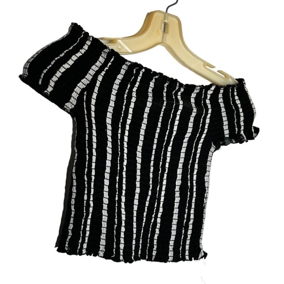 Kendall & Kylie Elastic Off Shoulder Top - Picture 2 of 5